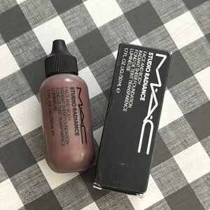 MAC Cosmetics C9 Studio Radiance Face and Body Foundation